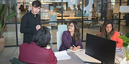 260px-4-people-modern-office-platinum-group-payroll