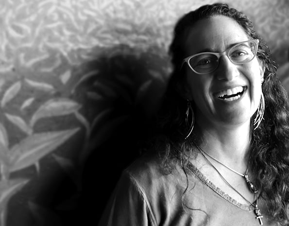 595px-01-lottie-bw-cropped