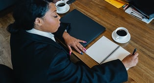 A Comprehensive Guide to Microlearning and How it Supports Continuous Skill Building