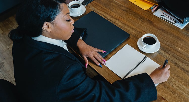 A Comprehensive Guide to Microlearning and How it Supports Continuous Skill Building
