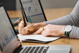 A SAVVY YEAR-ROUND GUIDE TO SMALL BUSINESS TAX PLANNING